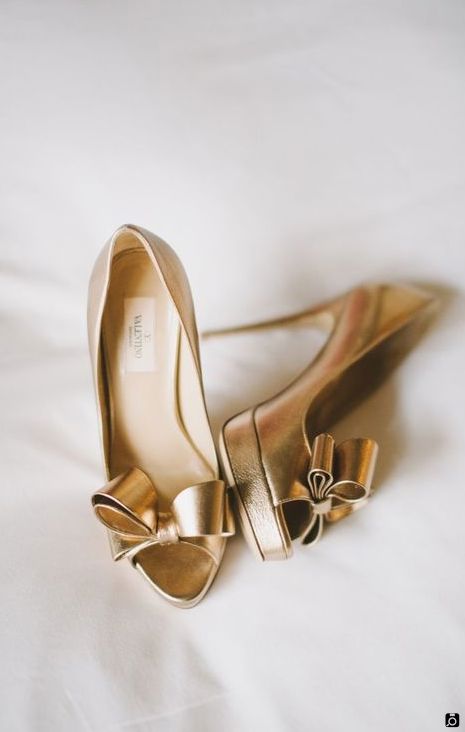 کفش طلایی ورنی شیک