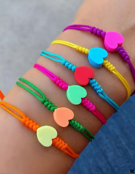 دستبند دست ساز زنانه رنگارنگ