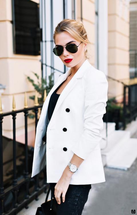 کت سفید زنانه با طراحی راحت و شیک 