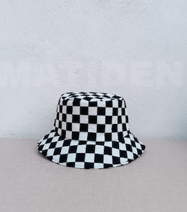کلاه، شال و روسری شطرنجی زنانه