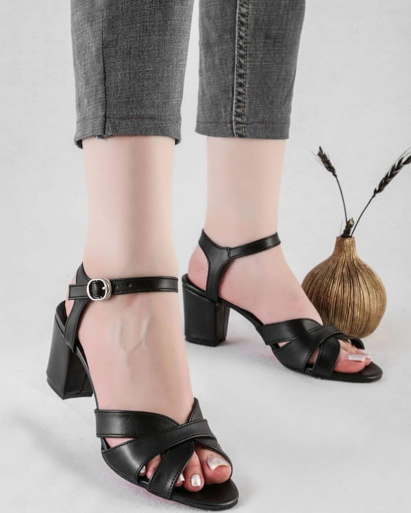 عکس-کفش دخترانه چرم صنعتی