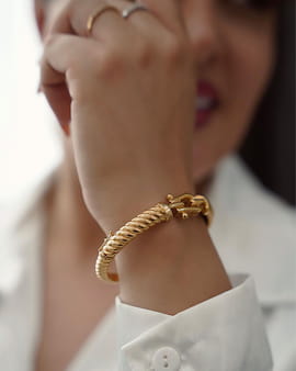 دستبند زنانه امگا