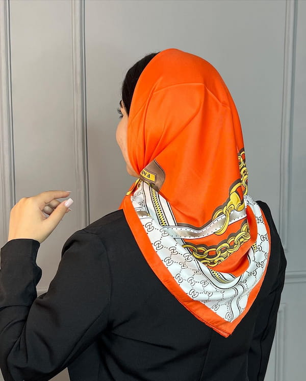 عکس-روسری زنانه ابریشم گوچی