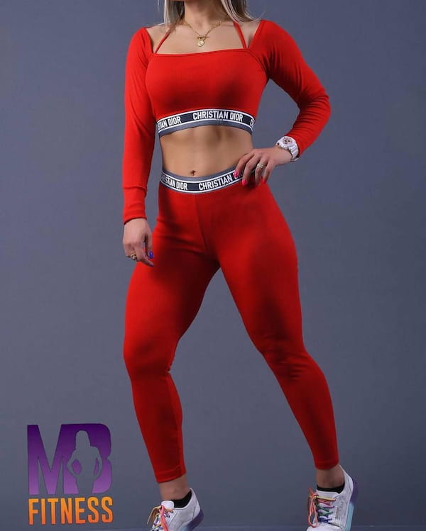 عکس-ست لباس ورزشی زنانه کبریتی قرمز