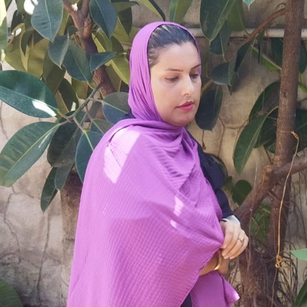 عکس-شال زنانه پلیسه