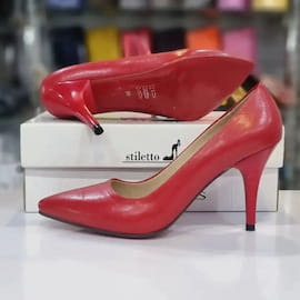کفش زنانه چرم قرمز