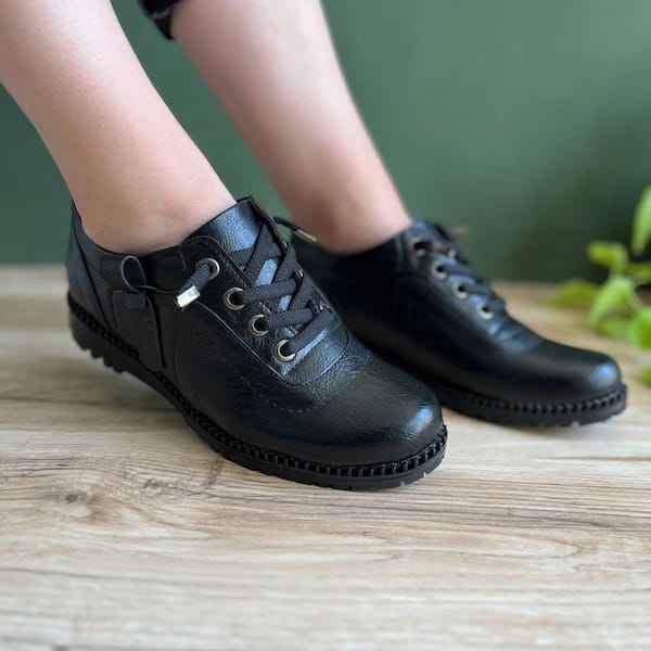 عکس-کفش طبی دخترانه چرم صنعتی تک رنگ
