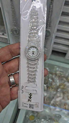 دستبند زنانه سفید
