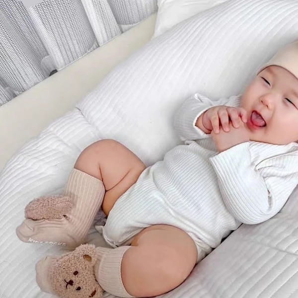 عکس-جوراب نوزادی کبریتی
