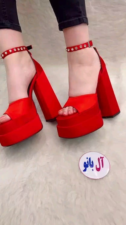 عکس-کفش زنانه ساتن قرمز