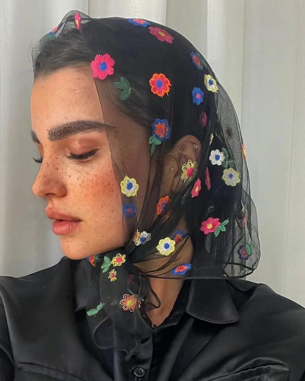 عکس-روسری گلدوزی زنانه مشکی