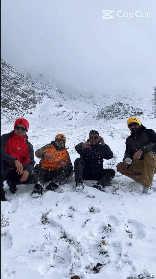 عکس-کاپشن کوهنوردی مردانه دودی