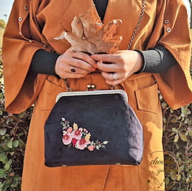 کیف گلدوزی زنانه اشبالت