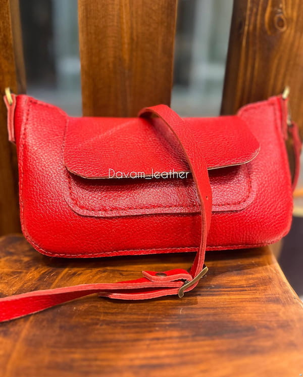 عکس-کیف زنانه چرم قرمز