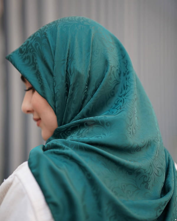 عکس-روسری زنانه ژاکارد تک رنگ