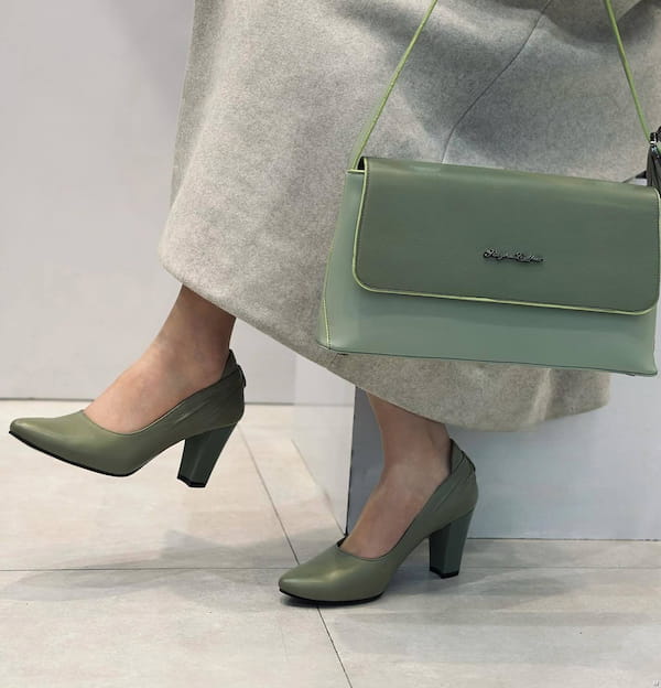 عکس-کفش روزمره مجلسی زنانه چرم تک رنگ