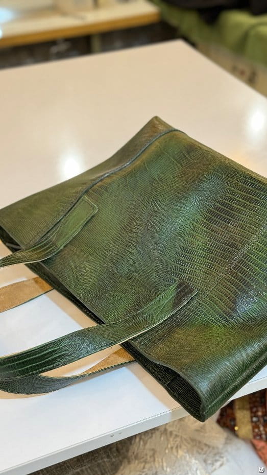 عکس-کیف زنانه چرم طبیعی گاوی سبز