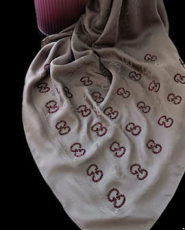 روسری زنانه ژاکارد گوچی بادمجانی