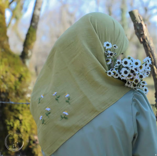عکس-روسری گلدوزی زنانه وال