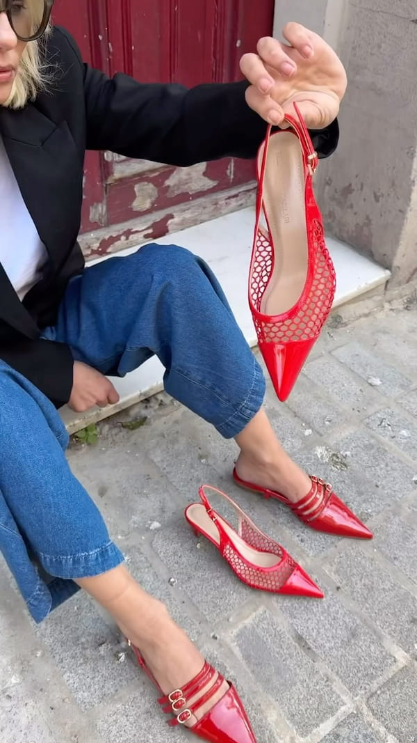 عکس-کفش دخترانه قرمز