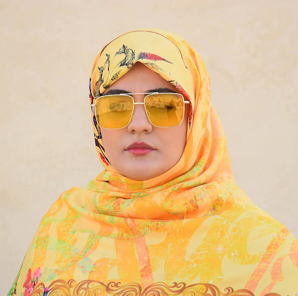 عکس-روسری زنانه ابریشم توییل زرد