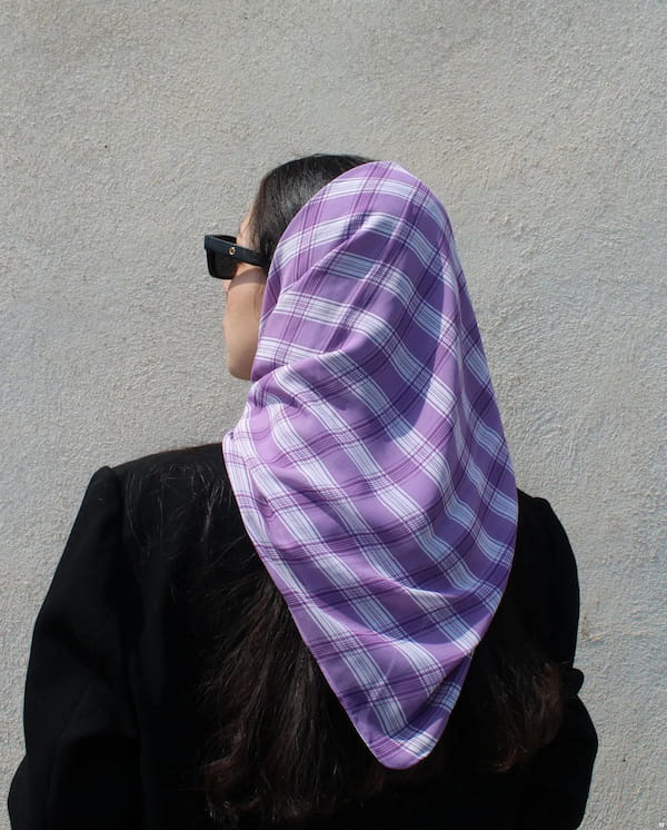 عکس-روسری زنانه کرپ حریر بنفش
