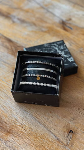 دستبند زنانه نقره نقره ای